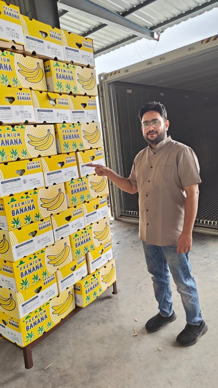 Mohammad Kashif Shaikh of Madiha Overseas with clients, partners and shipments, photo 5